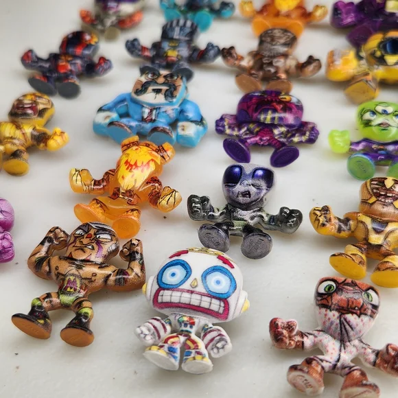 Million Warriors Miniature Figure Lot - Picture 2 of 3